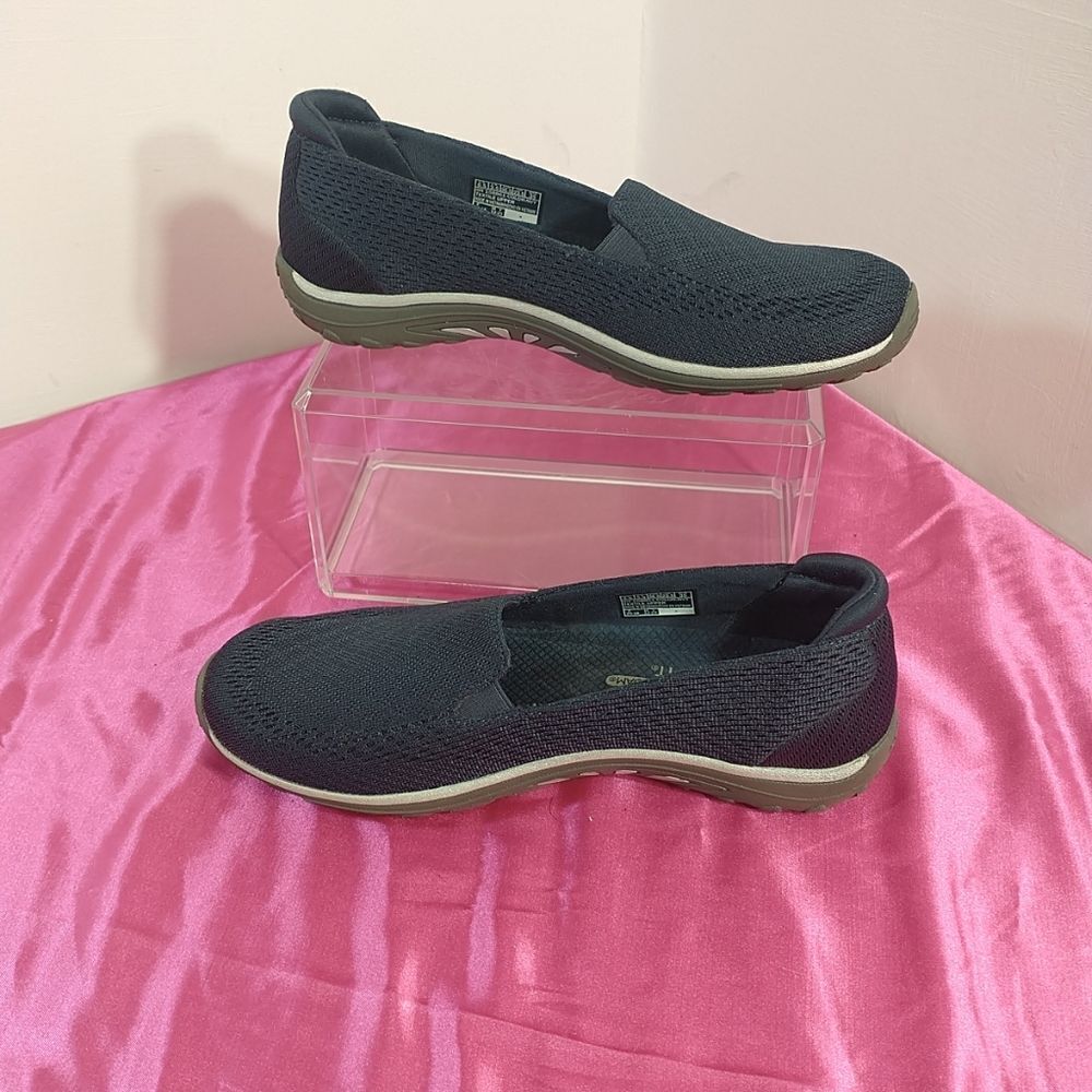 Skechers Women's SZ 6.5 Navy Blue 158861 Relaxed Fit Memory Foam Slip On Shoe - Picture 2 of 7